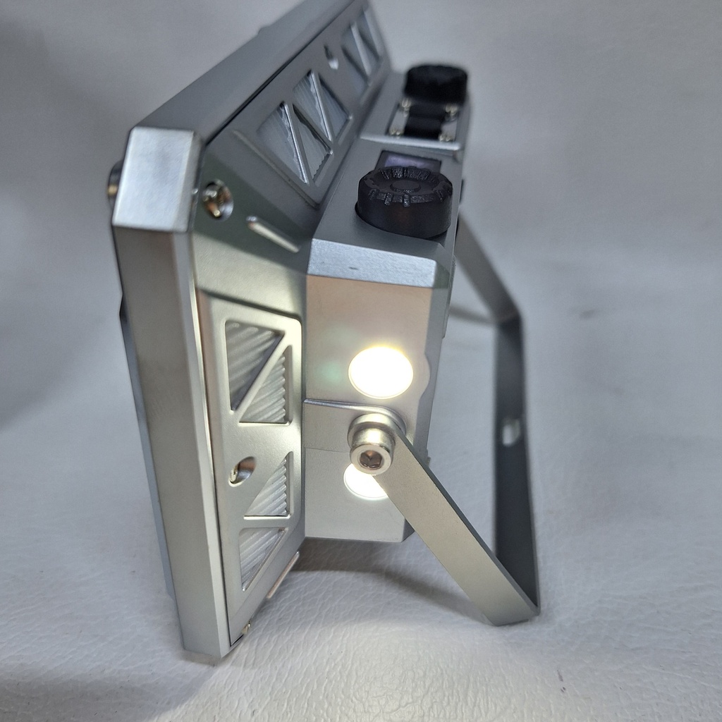 LUZ DE RELLENO LED CON FILTRO RGB RECARGABLE |JF12692|