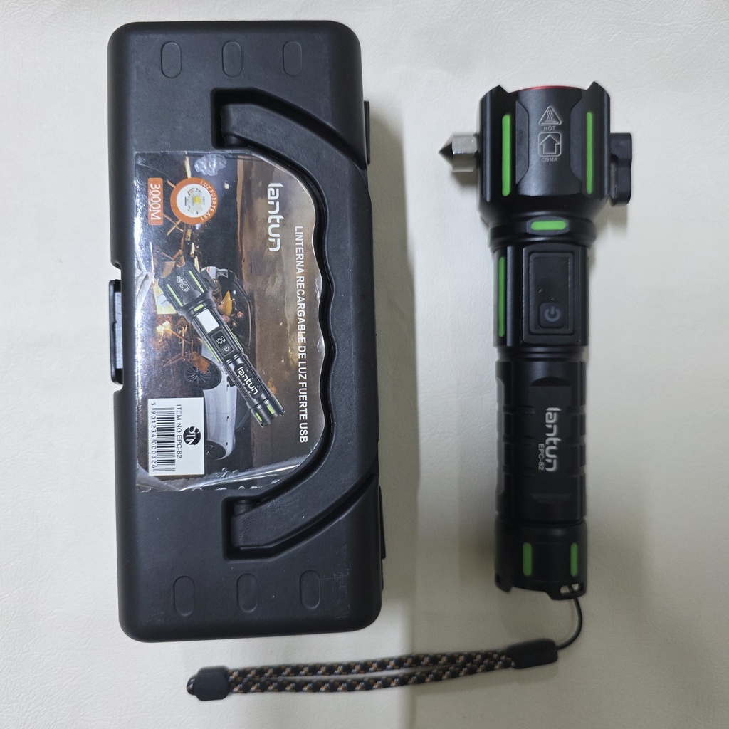 LINTERNA TACTICA TERRENEITOR  DE LARGO ALCANCE |EPC-82|